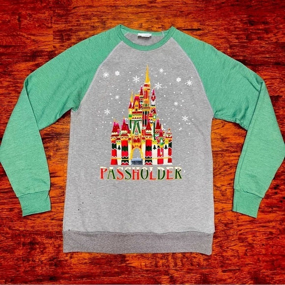 Disney Annual Passholder Exclusive 2020 Christmas Sweatshirt, Castle, Size S/M - Picture 1 of 6